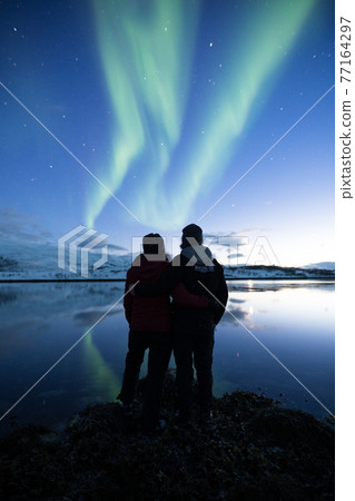 Talk about the future while watching the aurora Talk about the future while watching the aurora 77164297