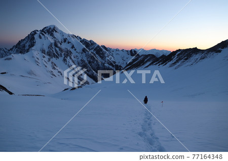 Climbers heading to Mt. Tsurugi in the midwinter 77164348