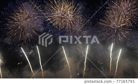 Fireworks at the Ashida River Fireworks Festival in Fukuyama City, Hiroshima Prefecture Fireworks at the Ashida River Fireworks Festival in Fukuyama City, Hiroshima Prefecture 77165791