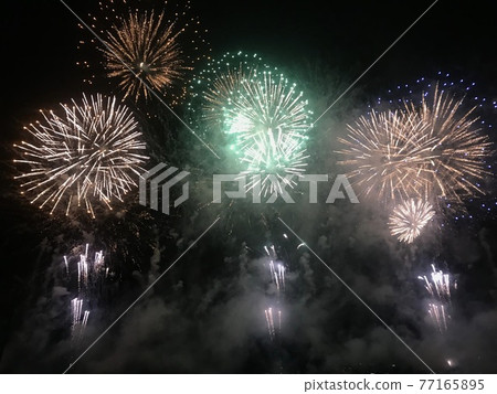 Fireworks at the Ashida River Fireworks Festival in Fukuyama City, Hiroshima Prefecture Fireworks at the Ashida River Fireworks Festival in Fukuyama City, Hiroshima Prefecture 77165895