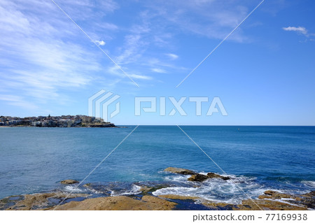 Bondi to Coogee Coastal Walk, one of the most beautiful views in Sydney 77169938
