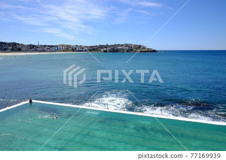 Bondi to Coogee Coastal Walk, one of the most beautiful views in Sydney 77169939