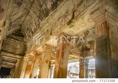 Angkor Wat is the largest temple in the world (Cambodia, 2019). It is raining Angkor Wat is the largest temple in the world (Cambodia, 2019). It is raining 77171500