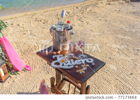 Te quiero. I love you in Spanish language. Close-up, up view, soft focus 77173668