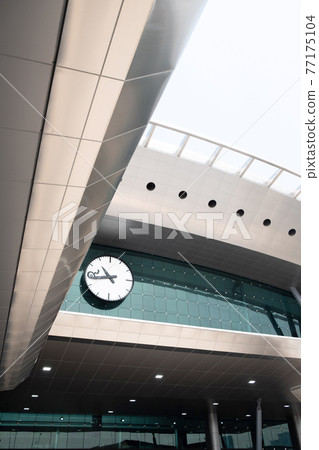 [泰國曼谷] Bang Soo Central Station 新終點站前的時鐘 77175104