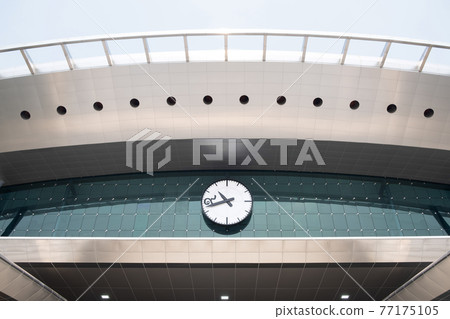[泰國曼谷] Bang Soo Central Station 新終點站前的時鐘 77175105