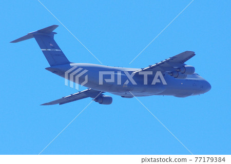 從橫田空軍基地起飛的 C-5M 超級銀河 77179384