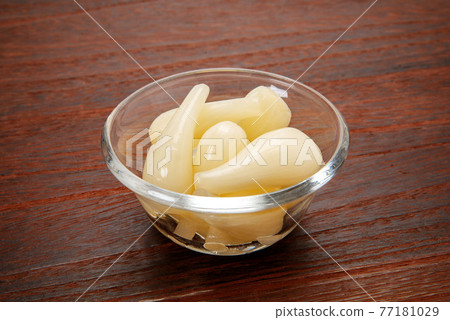 Sweet and sour pork pickled with rakkyo Sweet and sour pork pickled with rakkyo 77181029