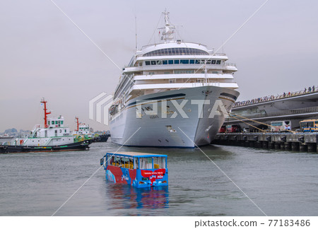 Yokohama cityscape of Japan Asuka II who returned to the port in a hurry. Preparing to disembark (corona positive found on board ...) = 1st, Osanbashi 77183486