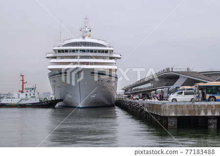 Yokohama cityscape of Japan Asuka II who returned to the port in a hurry. Preparing to disembark (corona positive found on board ...) = 1st, Osanbashi 77183488