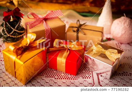 Christmas gifts Christmas tree and many Christmas gifts 77190282