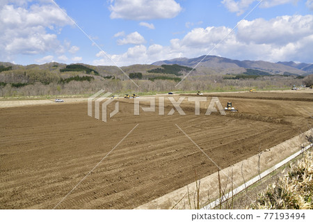 拍攝春天北海道厚生町田間修整的風景 77193494