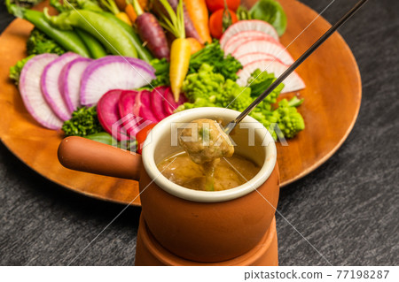 Bagna cauda意大利美食Bagna cauda意大利美食 77198287