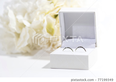 戒指和花束 77199349