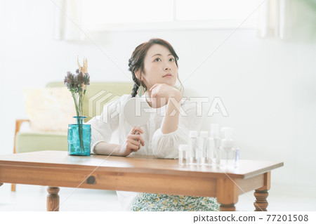 Women using organic cosmetics Women using organic cosmetics 77201508