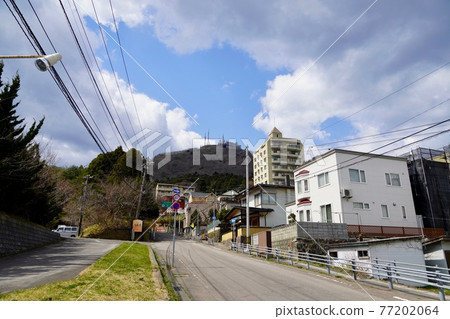 從市內某處看到的函館山頂 77202064