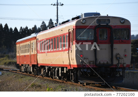 Diesel car running on a local line in Chiba prefecture Diesel car running on a local line in Chiba prefecture 77202100