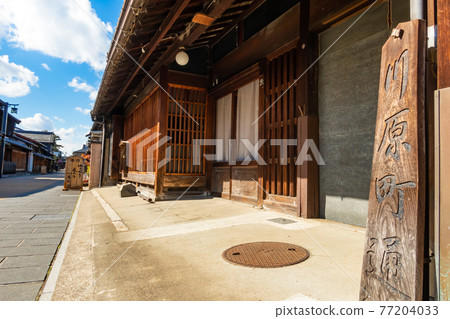 Old streets of Kawaramachi <Gifu City, Gifu Prefecture> 77204033