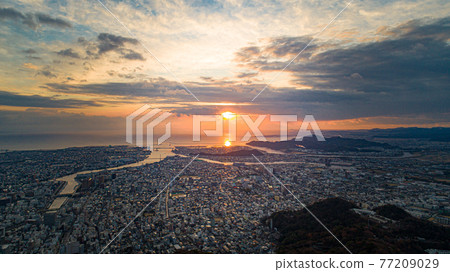 眉山山頂日出【無人機航拍】 77209029