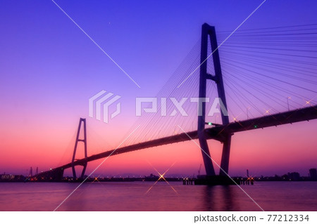 Evening view of Nagoya Port Meiko Triton (Meiko Chuo Ohashi) 77212334