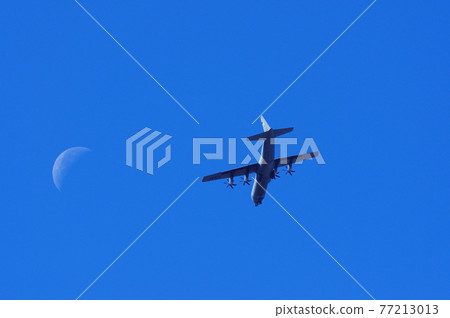 Moon and C-130 Hercules 77213013