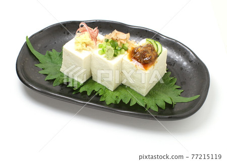 Cold tofu, 3 kinds of bite-sized with plenty of condiments 77215119