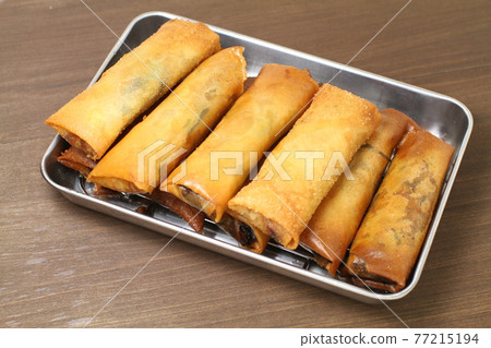 Spring rolls, handmade crispy spring rolls Spring rolls, handmade crispy spring rolls 77215194