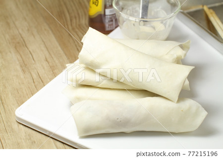 Cooking scene of spring roll Cooking scene of spring roll 77215196