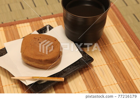 Imagawayaki 77216179