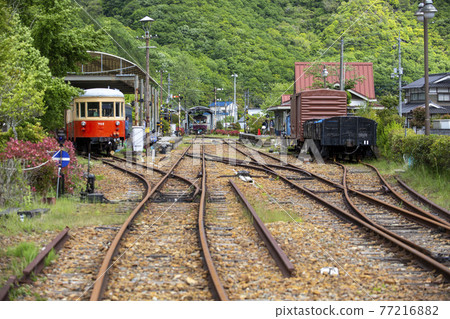 拍攝保存下來的柳原契合礦山公園的車站、車輛和鐵軌 77216882