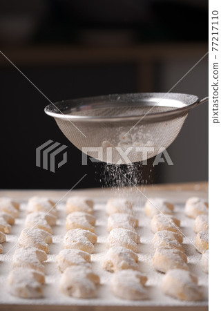 kue putri salju. islamic cookies biscuit for eid mubarak 77217110