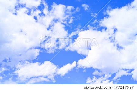 藍色的天空和雲圖像 77217587