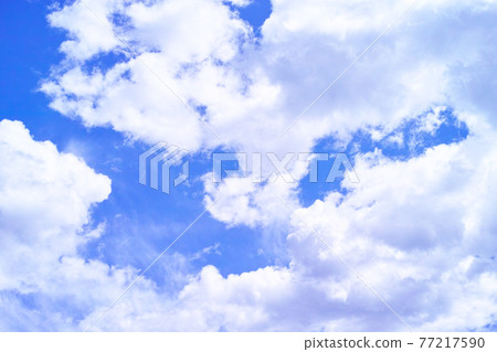 藍色的天空和雲圖像 藍色的天空和雲圖像 77217590