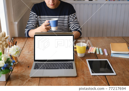 Asian businessman Fund managers analyzing results of research Investment stock market by laptop computer Asian businessman Fund managers analyzing results of research Investment stock market by laptop computer 77217694