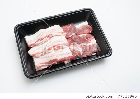 Black pork thighs and ribs from Kagoshima prefecture 77219969