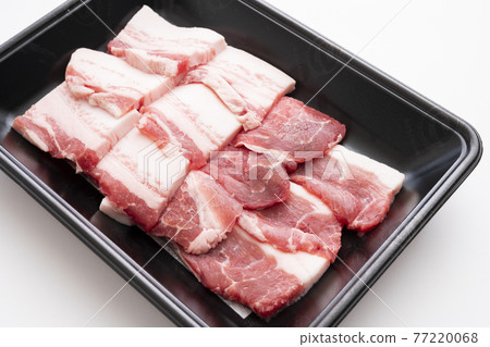 Black pork thighs and ribs from Kagoshima prefecture 77220068