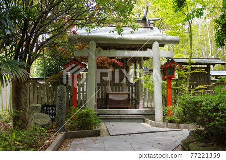 淡路島和小野之島神社（兵庫縣南淡路市）內的八百合神社 77221359