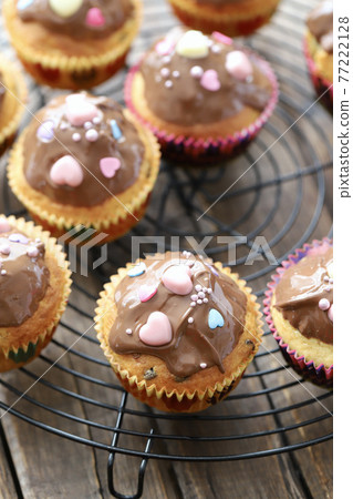 Handmade chocolate-covered decomuffins Handmade chocolate-covered decomuffins 77222128