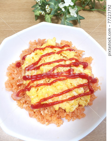 家庭未包裝的煎蛋捲飯 77223792