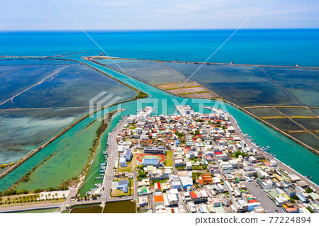 臺灣台南將軍區青鯤鯓扇形鹽田Tainan Yantian, Asia, Taiwan 臺灣台南將軍區青鯤鯓扇形鹽田Tainan Yantian, Asia, Taiwan 77224894