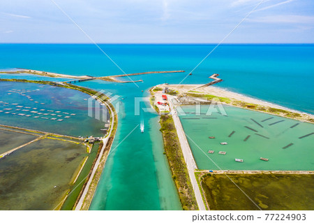 臺灣台南將軍區青鯤鯓扇形鹽田Tainan Yantian, Asia, Taiwan 77224903