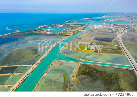 臺灣台南將軍區青鯤鯓扇形鹽田Tainan Yantian, Asia, Taiwan 臺灣台南將軍區青鯤鯓扇形鹽田Tainan Yantian, Asia, Taiwan 77224905