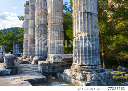 Athena temple in Priene, Turkey. Athena temple in Priene, Turkey. 77225562