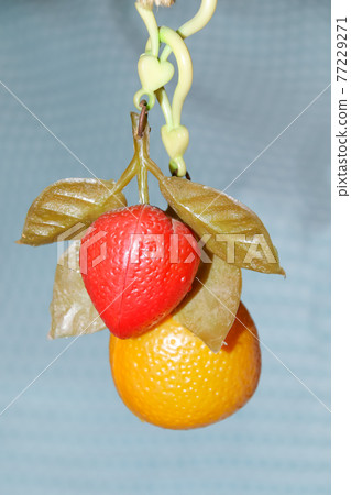 Fruits, fruits, toys, plastics, accessories, electricity, key chains, strawberries, oranges, oranges Fruits, fruits, toys, plastics, accessories, electricity, key chains, strawberries, oranges, oranges 77229271