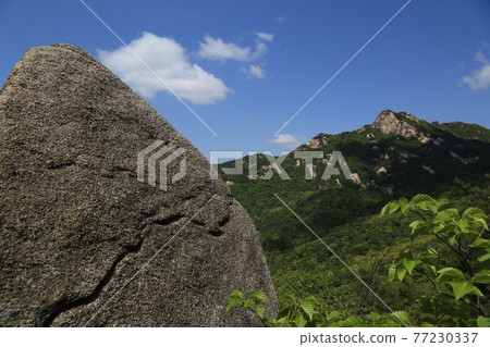 Bukhansan. National Park. Bohyeonbong. Hyeongjebong. Pyeongchang-dong. Jeongneunggol 77230337