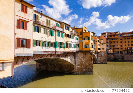 Ponte Vecchio Old Bridge on Arno River Florence Tuscany Italy Ponte Vecchio Old Bridge on Arno River Florence Tuscany Italy 77234432