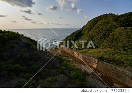 日本最大的虹吸式溢洪道,沖繩縣國頭郡東村福知大壩上游溢洪道射流段 日本最大的虹吸式溢洪道,沖繩縣國頭郡東村福知大壩上游溢洪道射流段 77235234
