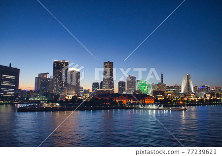 Night view of Minatomirai [Japan: Kanagawa / Yokohama] 77239621