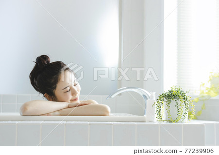 Female beauty bath time Female beauty bath time 77239906