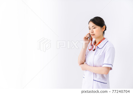 A nurse who is contacted for an emergency A nurse who is contacted for an emergency 77240704